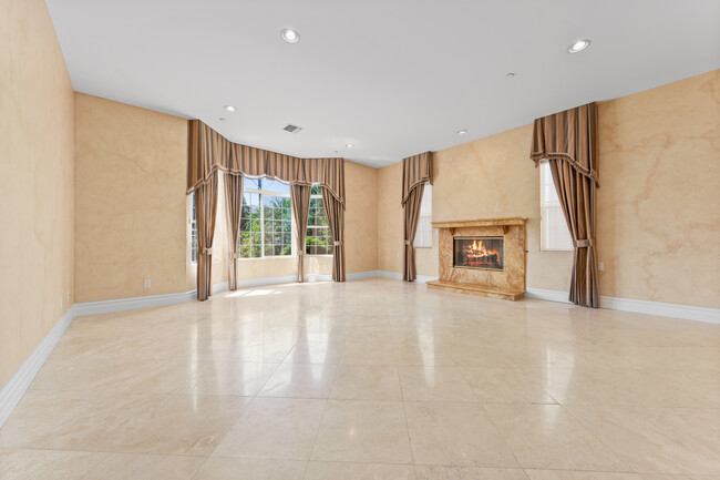 Formal living room - 1026 E Verdugo Ave