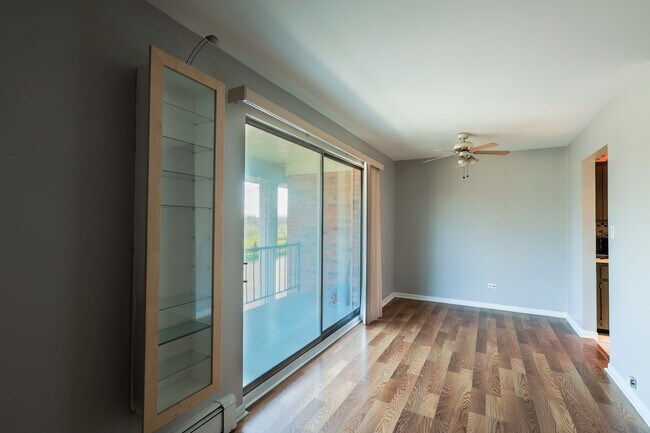 Building Photo - 4410 W 111th St