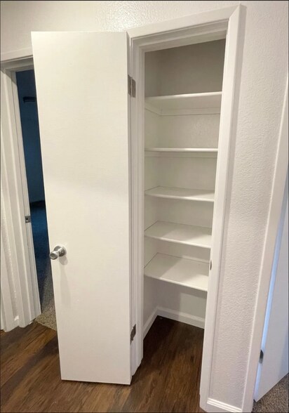 Building Photo - 1788 Long Barn Way