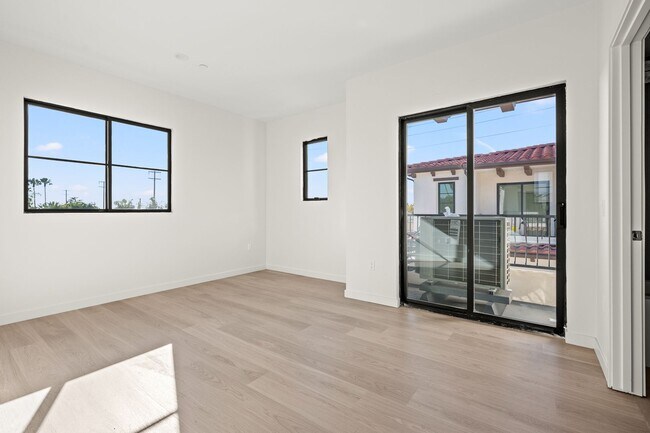 Building Photo - Brand-New Luxury Townhomes in Arcadia’s Top School District