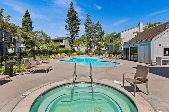 Building Photo - Spacious and remodeled 2 Bed 2.5 baths in ...