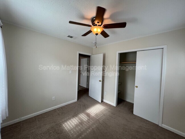 Building Photo - 3227 Fresno Ave