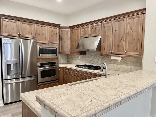 Building Photo - 6408 Vilamoura Way