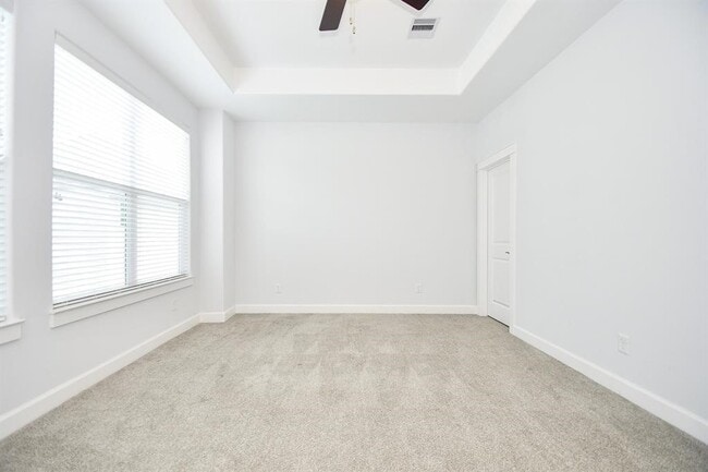 Building Photo - 703 Link Rd