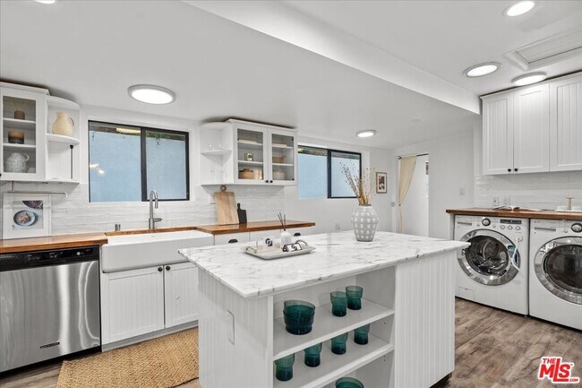 Building Photo - 4104 Saugus Ave