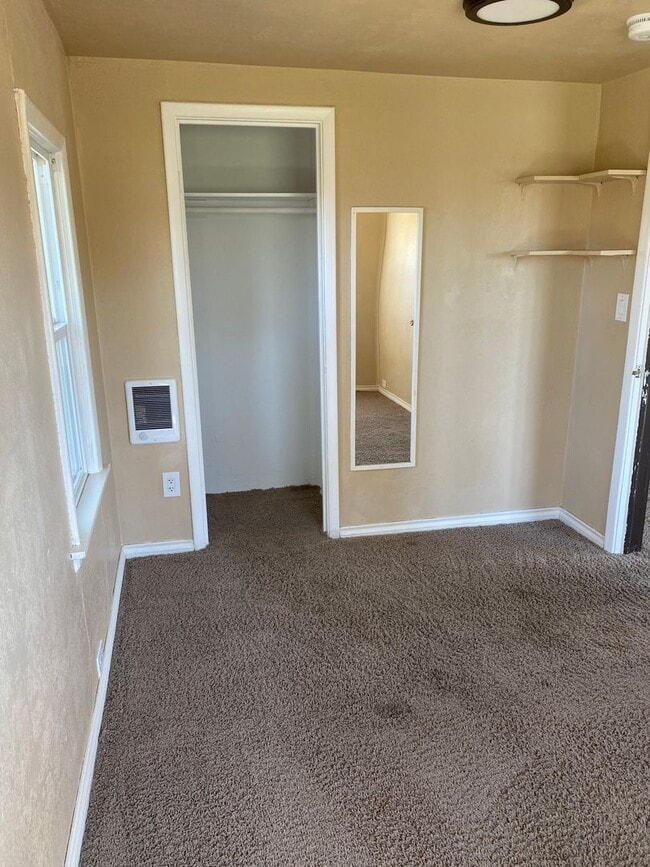 Building Photo - Pet Friendly Cozy 2 Bedroom on Mae Valley ...