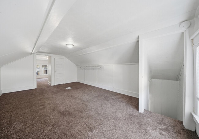 Building Photo - 410 D St