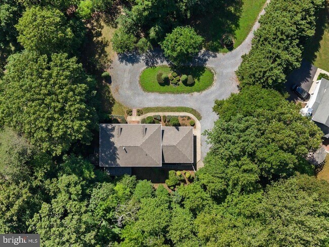 Building Photo - 28920 Livingston Dr