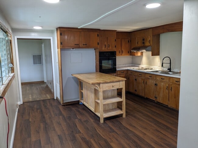 Building Photo - 20655 Monrovia Rd