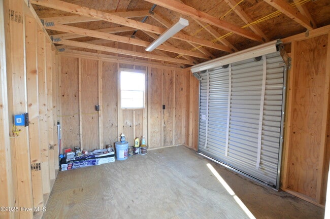 Building Photo - 1527 Catherine Lake Rd
