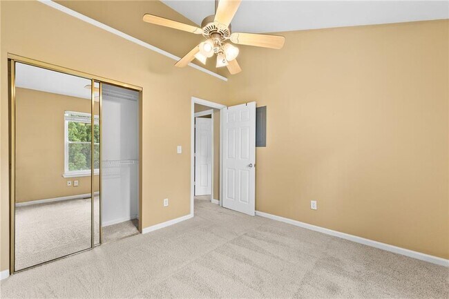 Building Photo - 2266 Oak Glenn Cir