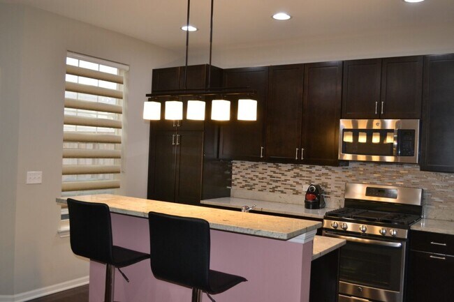 Building Photo - 1998 Shermer Rd