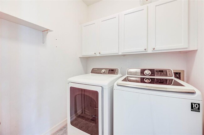 Building Photo - 8803 Memorial Creek Dr