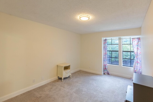 Building Photo - 103 Weybridge Cir