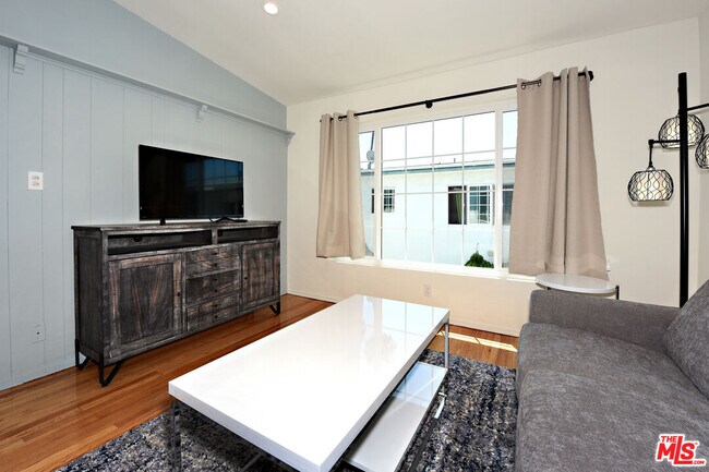 Building Photo - 4035 Inglewood Blvd