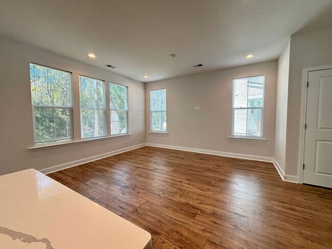 Building Photo - Available now. Beautiful 3 BR/2.5 BA New C...