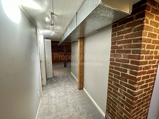 Building Photo - 4821 W 31st Ave