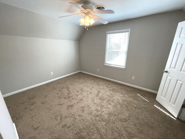 Building Photo - Five Points - 4br House - Fall 2026 Pre-Lease