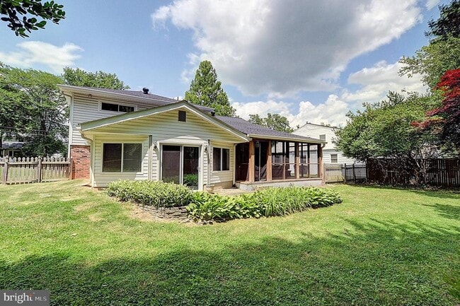 Building Photo - 6306 Rockhurst Rd