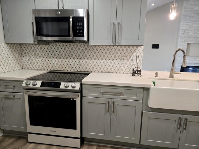 Building Photo - 7535 Stone Pine Ln