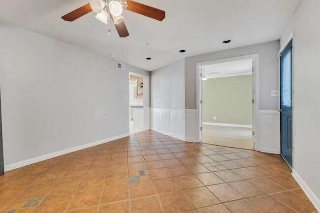 Building Photo - 272 Rio Vista Dr