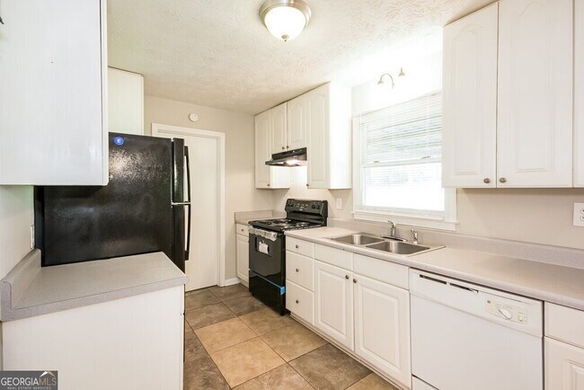 Building Photo - 3730 Sunny Hill Dr