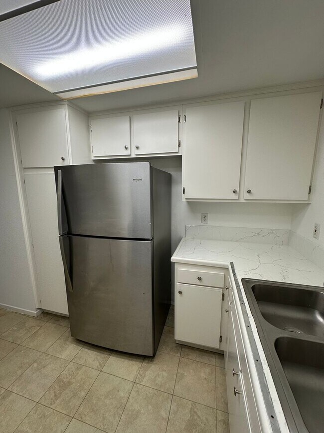 Building Photo - 1425 1st St