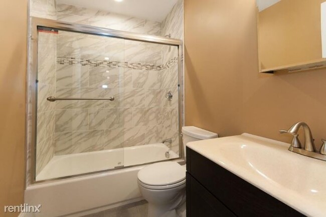Primary Photo - 5 br, 2 bath Triplex - 6 Lothian Rd 2