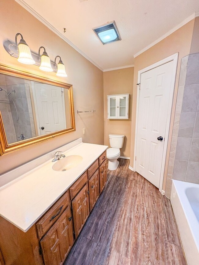 Building Photo - 100 Marylee Dr