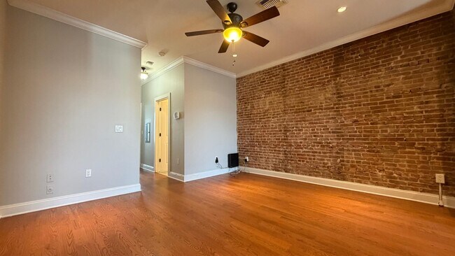 Building Photo - 807 Garden St