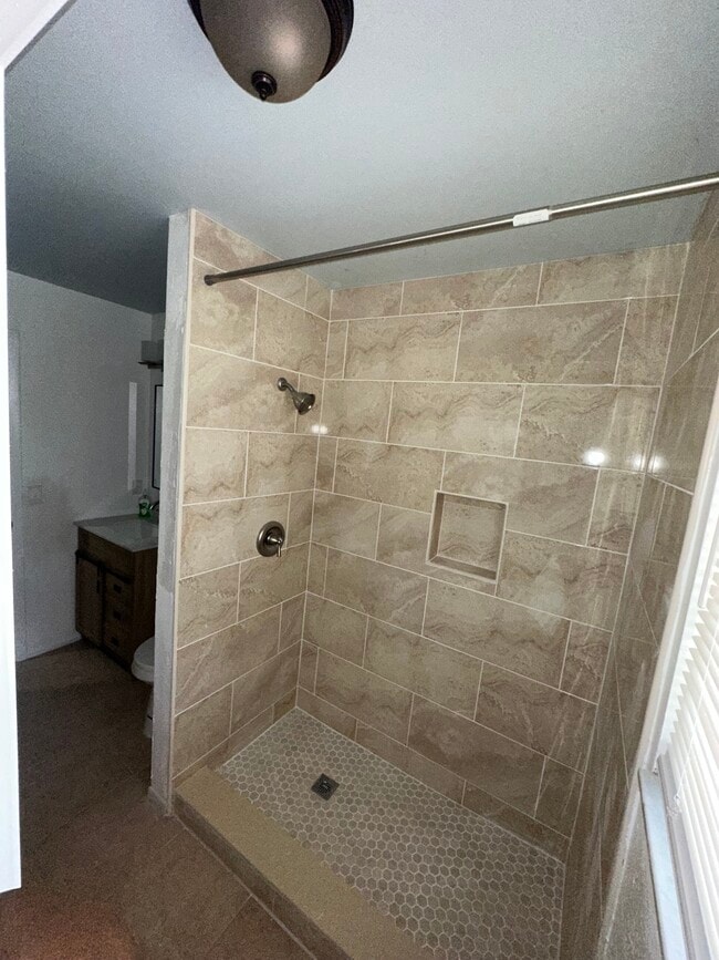 Building Photo - 345 Chinaberry Ave