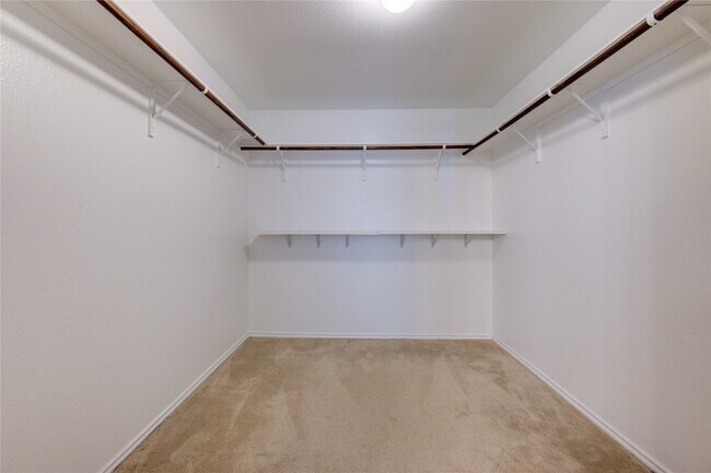 Building Photo - 5027 Brewcastle Ln