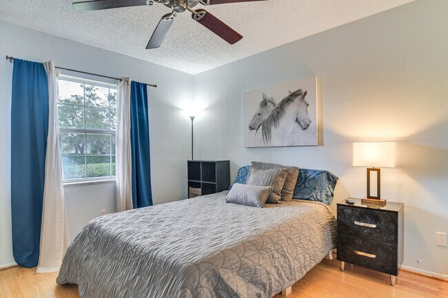 Building Photo - 2843 Meadow Wood Dr