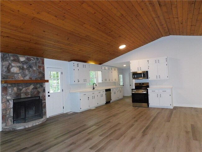 Building Photo - 183 Laurel Heights Dr