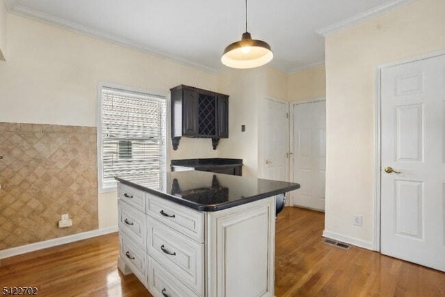 Building Photo - 21 Grove St