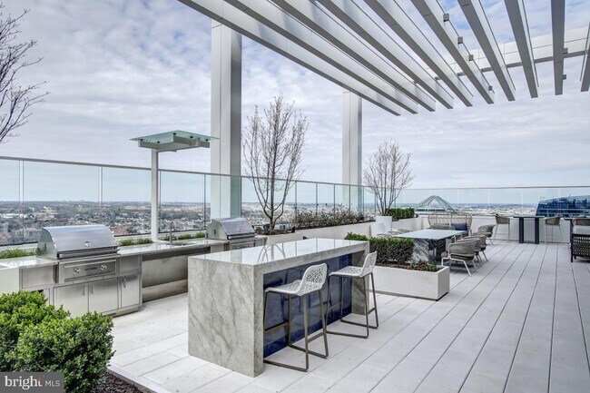 Building Photo - 1781 N Pierce St