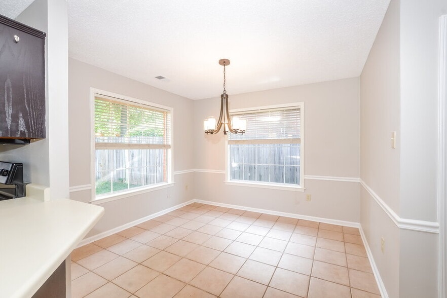 Building Photo - 6641 Bright Star Ln