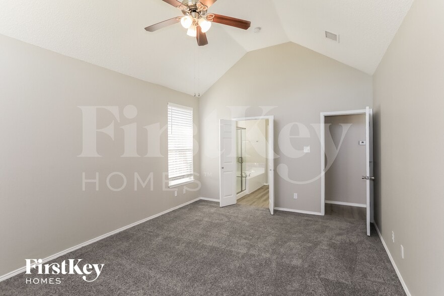 Building Photo - 5210 Orlando Cir