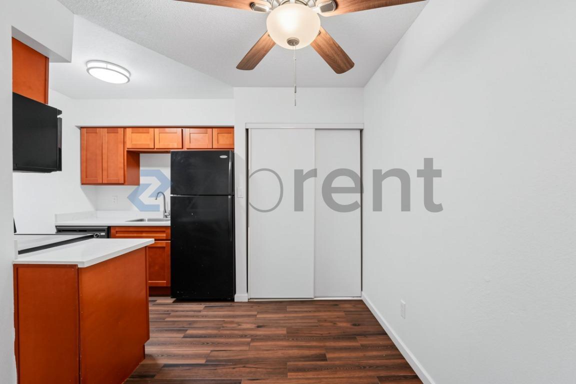 Building Photo - Unit 310
