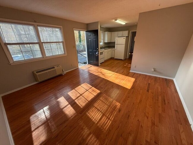 Building Photo - Duke View Apartments