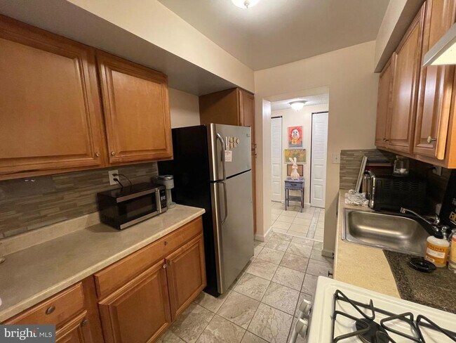 Building Photo - 6 Longstream Ct