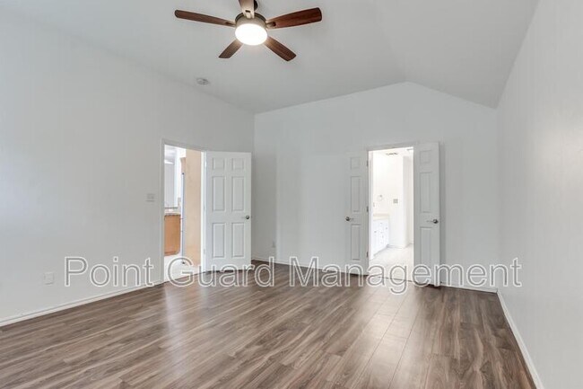 Building Photo - 10517 Queensbury Dr