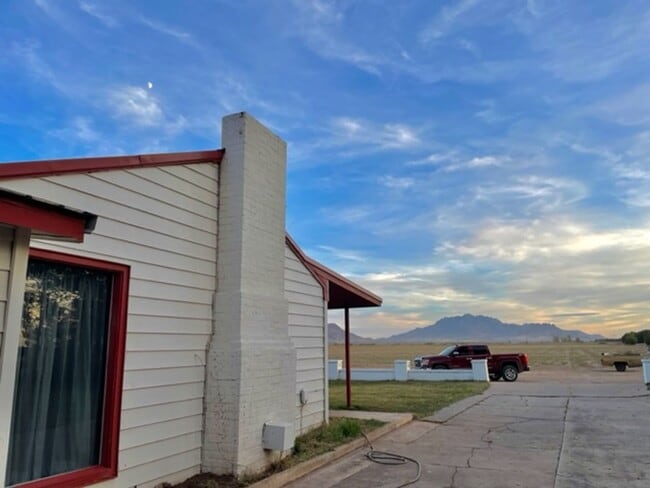 Building Photo - Ranch Style Farm