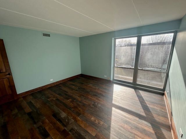 Building Photo - 1301 N Western Ave