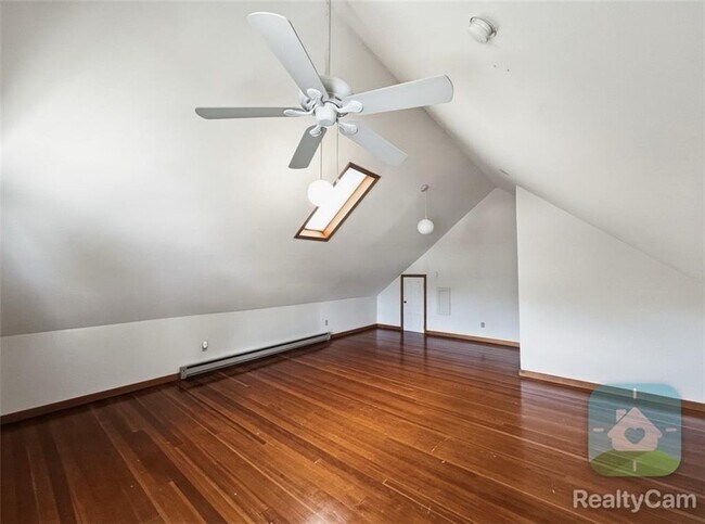 Building Photo - 168 4th St