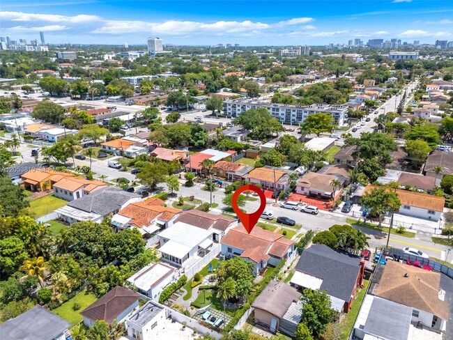 Building Photo - Northwest Flagler Terrace, Miami, FL 33125 - 2 BR 1 BA house