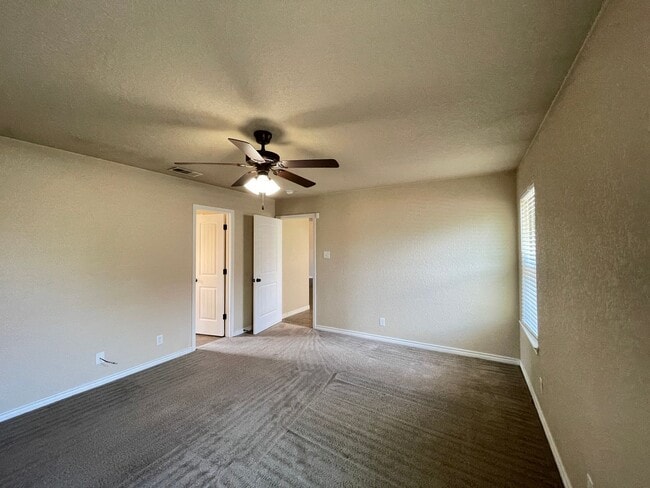 Building Photo - 601 W Little Dipper Dr