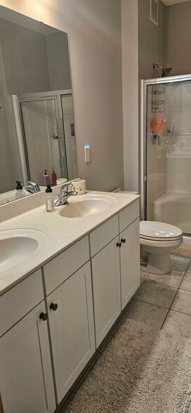 Building Photo - 2201 Village Ln