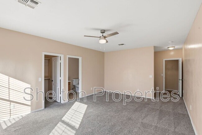 Building Photo - 15818 N 25th St