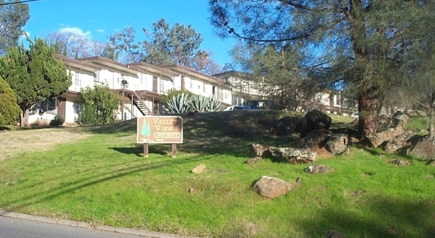 Primary Photo - Valley View Apartments